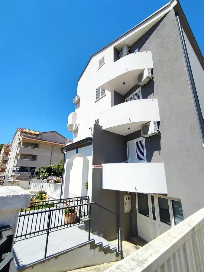 Apartments Villa Ivana 0*, Biograd Na Moru